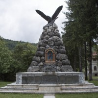 Stoenești - Monumentul Eroilor