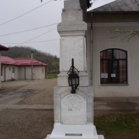 Glambocata - Cruce memorială pentru Eroii căzuți în Primul Război Mondial