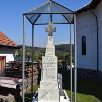 Capu Piscului - Monument comemorativ dedicat Eroilor Primului și al Doilea Război Mondial