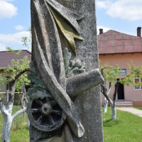 Vâlcelele - Cruce memorială pentru Eroii căzuți în Primul Război Mondial