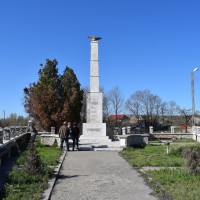 Lunca Corbului - Monumentul Eroilor căzuți în primul și al doilea război mondial